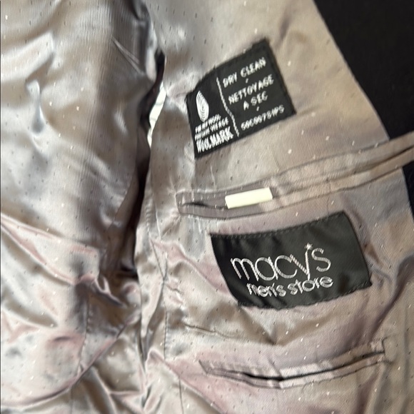 Calvin Klein Men’s Black Suit with Smooth Wool Fabric and Notched Lapels - Picture 7 of 12